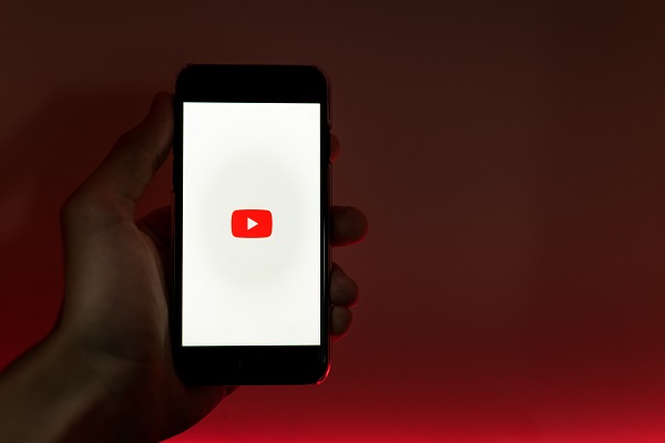 Regra de direitos autorais no YouTube: por que tão criticada?